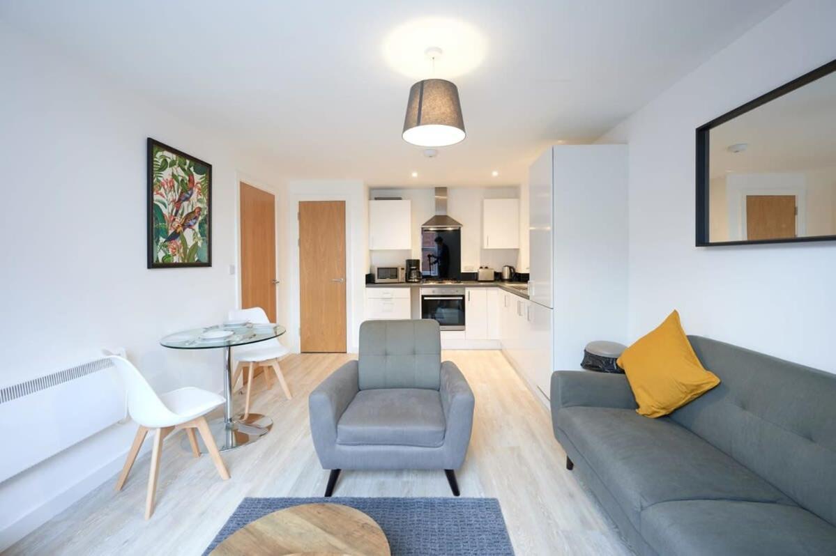 Fabulous 1 Bedroom Apartment In Central Preston เพรสตัน ภายนอก รูปภาพ